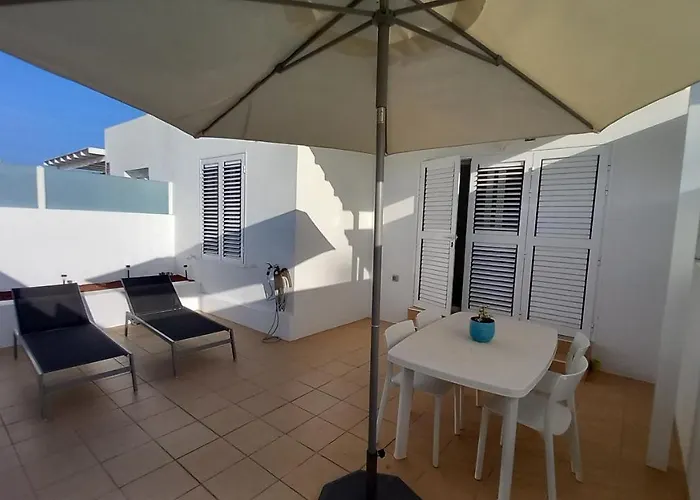 Semesterbostad Casa Ila Flower Playa Honda (Lanzarote)